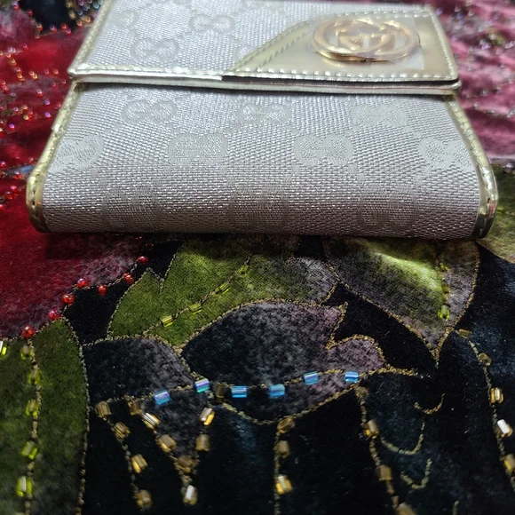 EUC Gucci Wallet - Picture 3 of 15